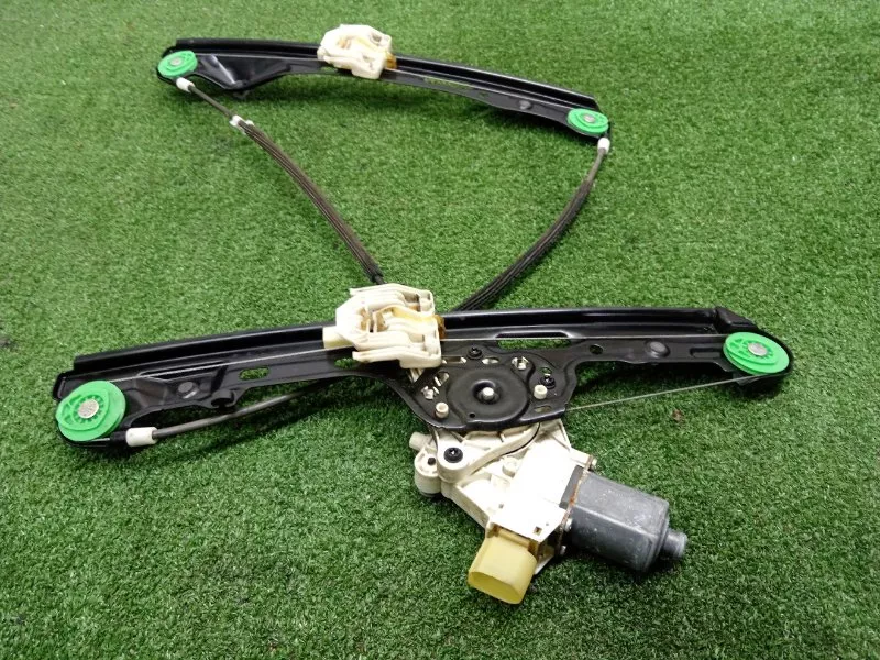 Стеклоподъемник BMW 1-Series 2007 51337138465 E87, передний левый