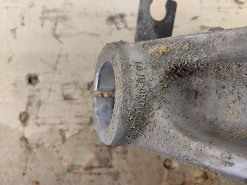 Кулак поворотный