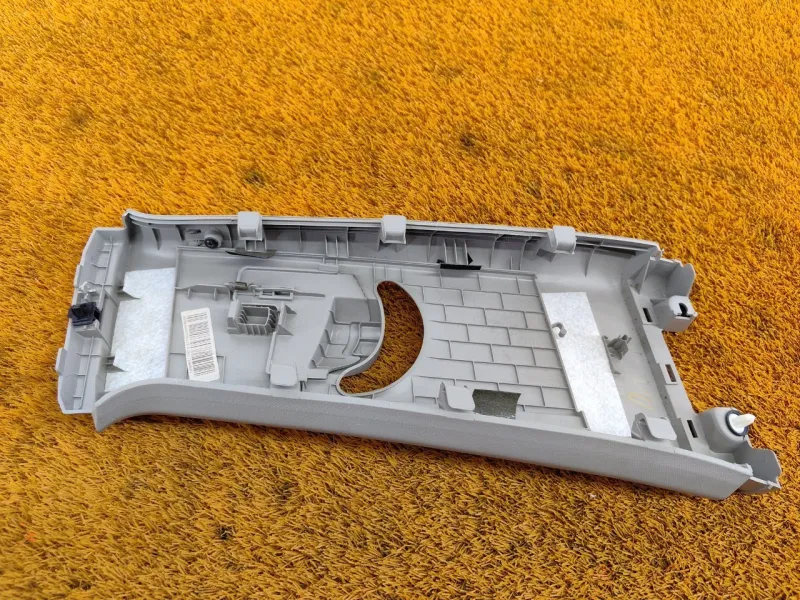 Накладка на стойку кузова