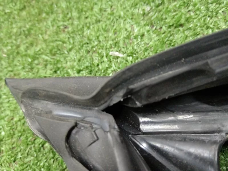 Уплотнитель стекла двери