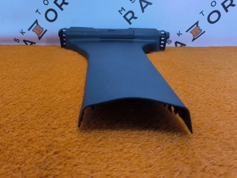 Обшивка центральной стойки