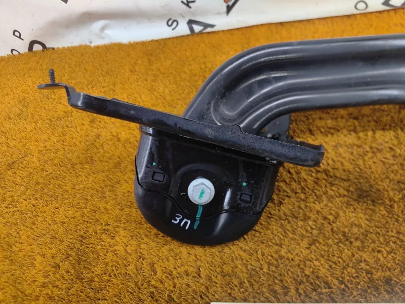 Крепление рычага подвески