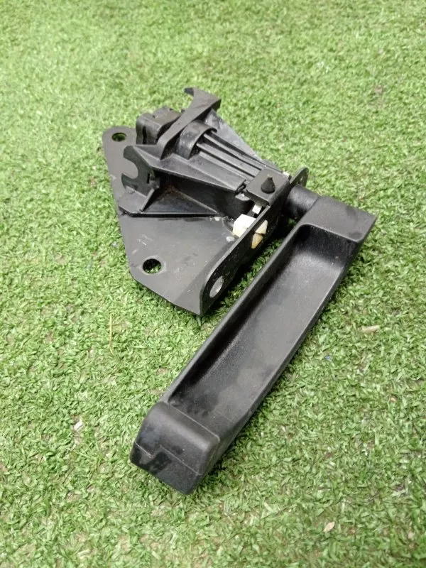 Привод замка двери багажника