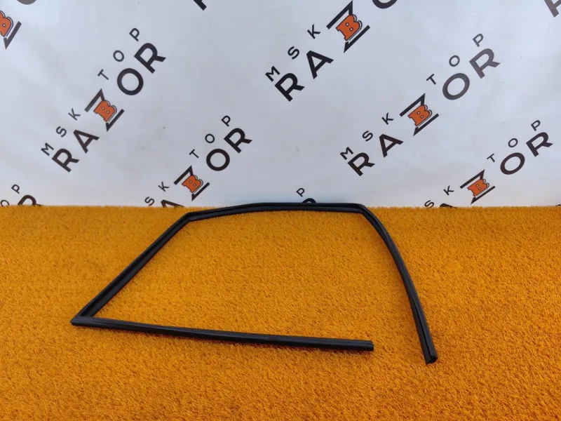 Уплотнитель стекла двери