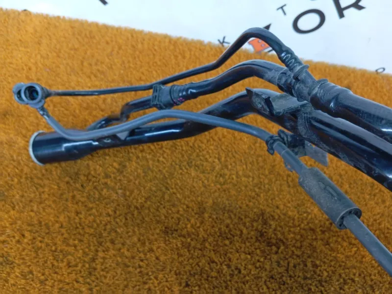 Горловина топливного бака