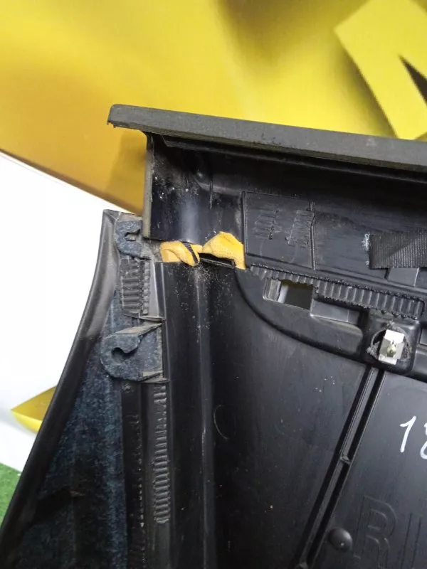 Обшивка двери Audi A4 2006 8E0867305 B7, передняя правая