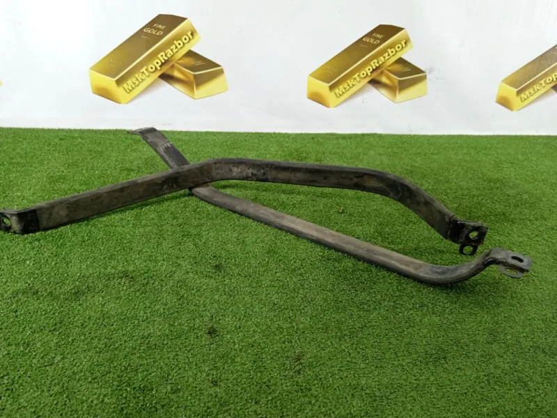 Крепление топливного бака