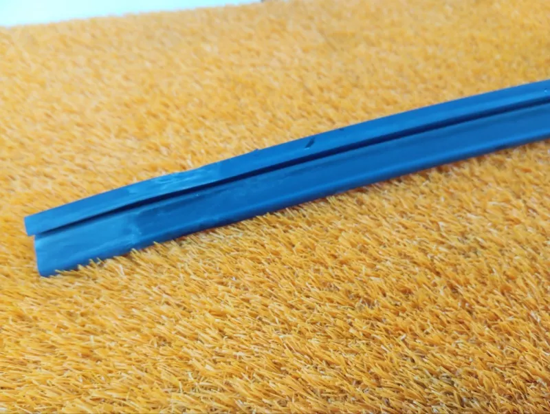 Уплотнитель стекла двери