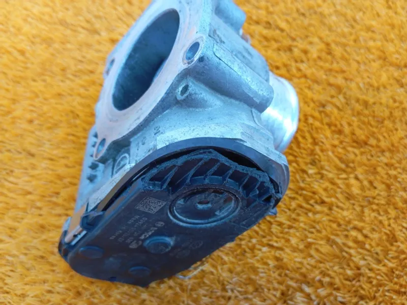 Дроссельная заслонка