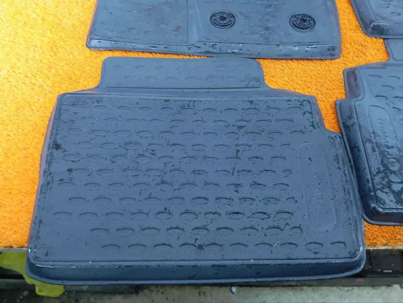 Коврик салона