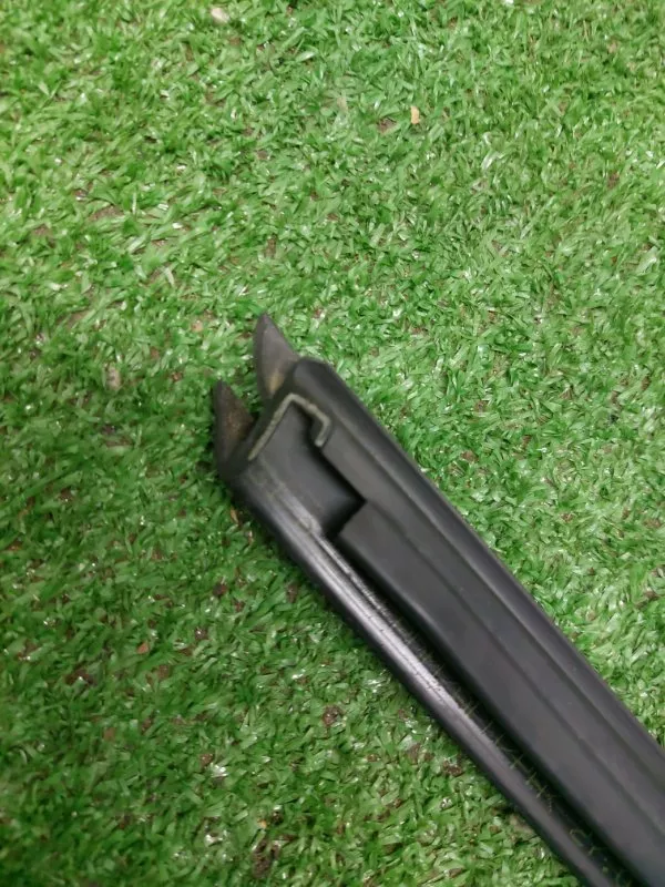 Молдинг стекла