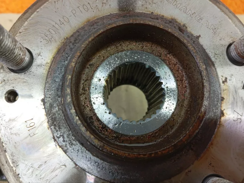 Кулак поворотный