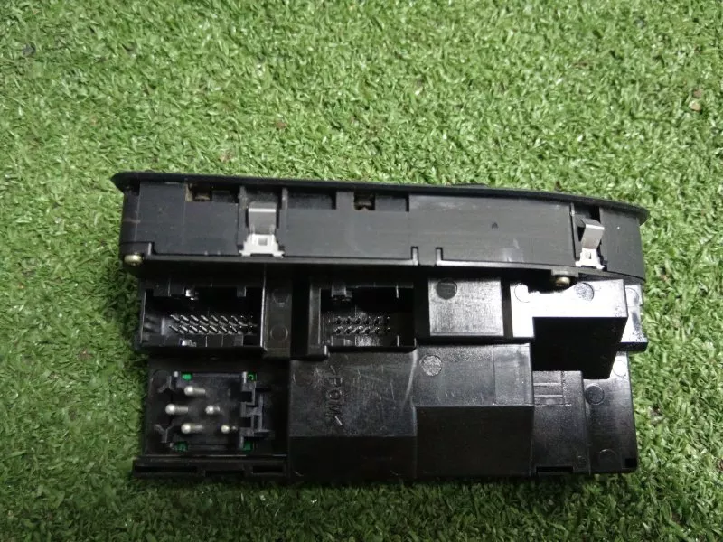 Блок управления стеклоподъемниками