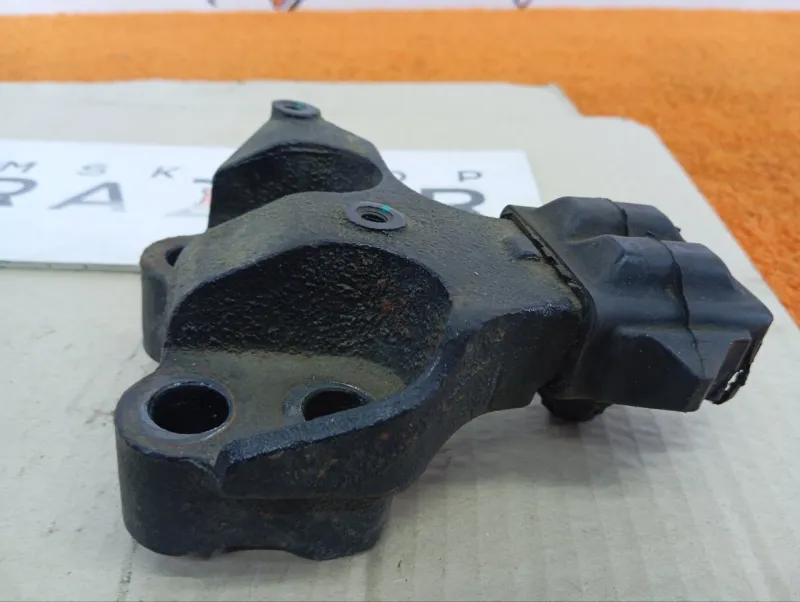 Опора двигателя