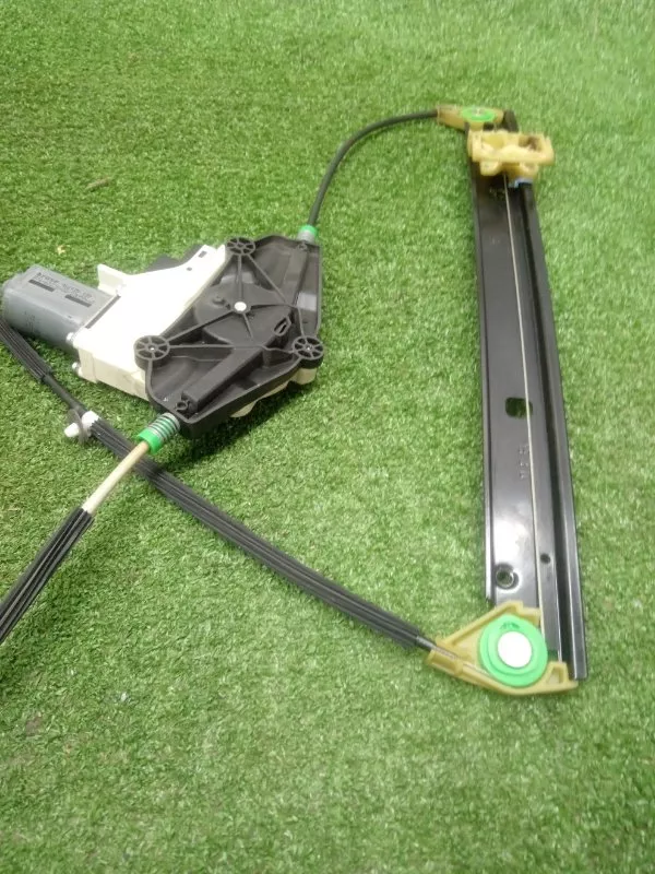 Стеклоподъемник Audi A4 2008 8K0837461 B8, передний левый