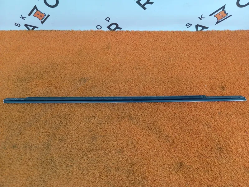 Молдинг стекла