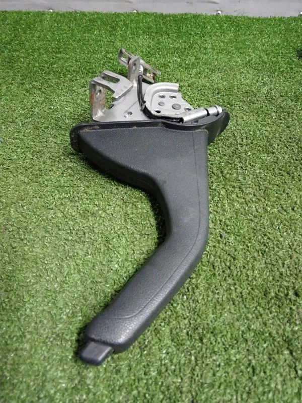 Рычаг стояночного тормоза