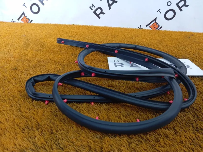 Уплотнитель двери