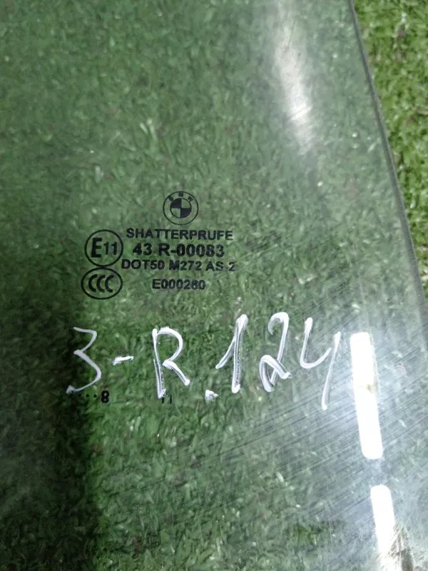 Стекло двери BMW 5-Series 2009 51357182118 F10/F11, заднее правое