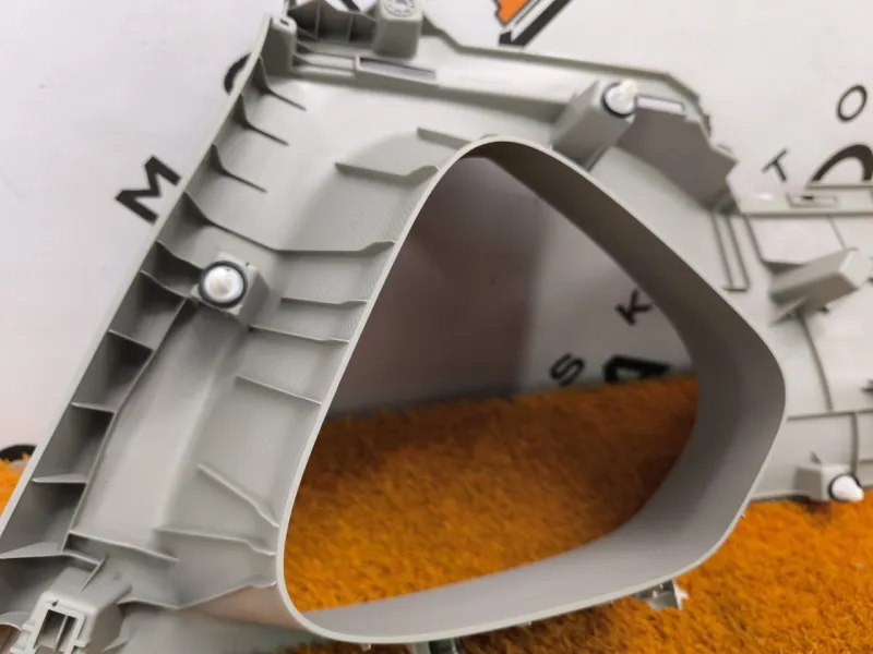 Накладка на стойку кузова