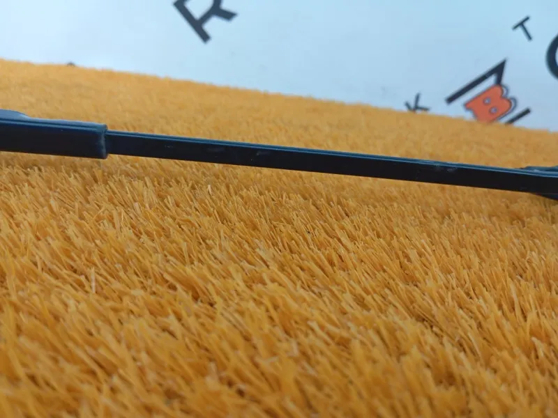 Поводок стеклоочистителя лобового стекла