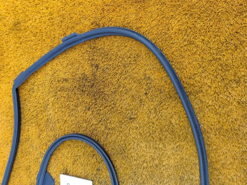 Уплотнитель двери