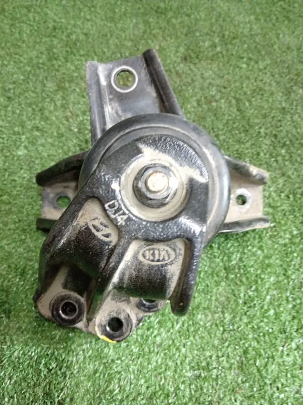 Подушка двигателя