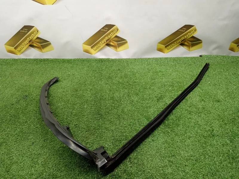 Уплотнитель стекла двери