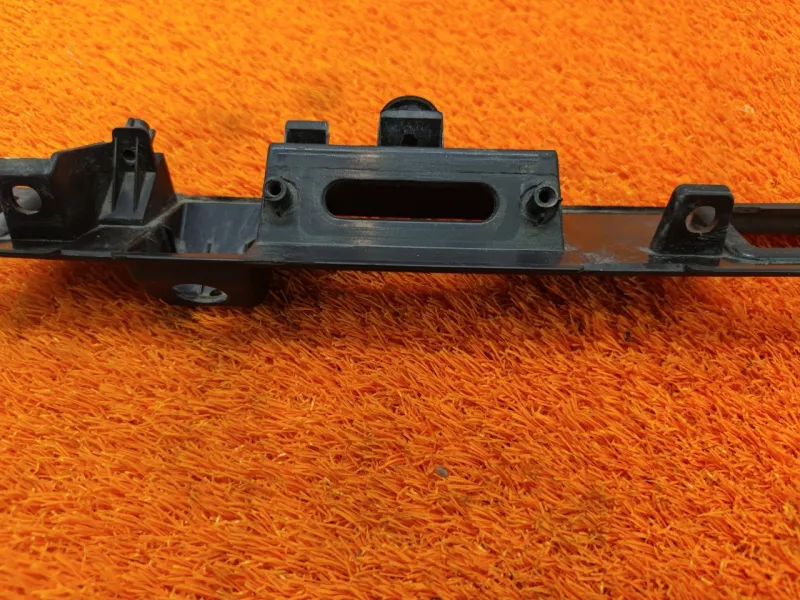 Накладка крышки багажника