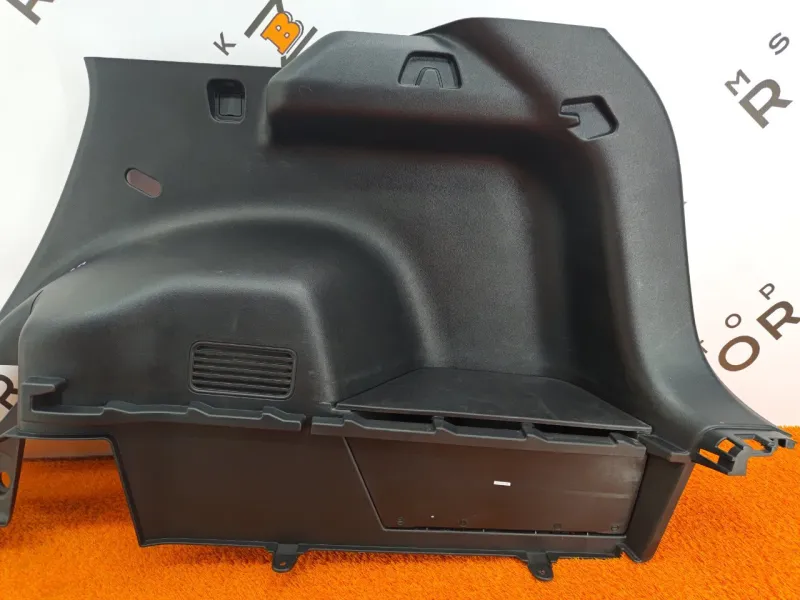 Обшивка багажника