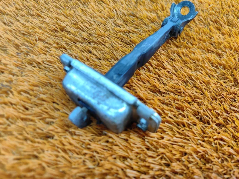 Ограничитель двери