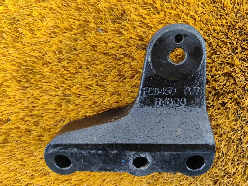 Кронштейн опоры двигателя