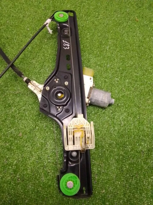 Стеклоподъемник BMW 3-Series 2005 51337140588 E90, передний правый