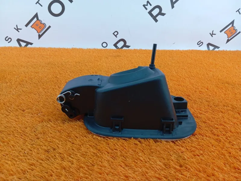 Лючок Бензобака