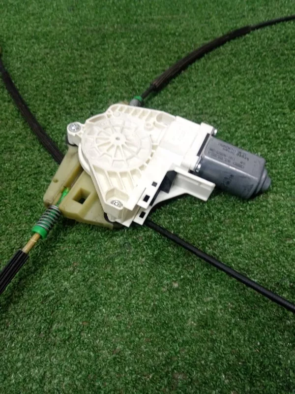 Стеклоподъемник Audi Q7 2011 4L0837462B 4L, передний правый