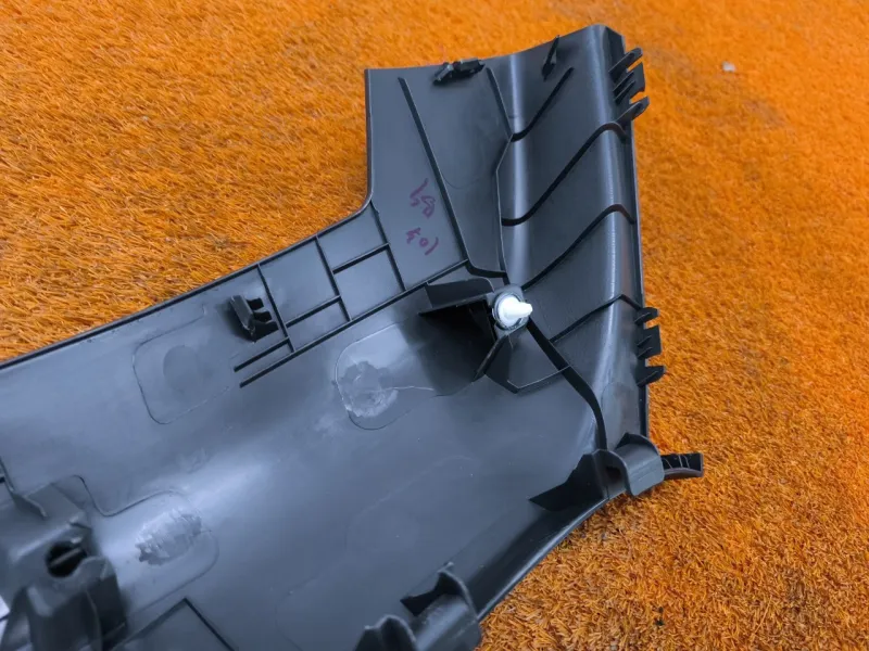 Накладка на стойку кузова