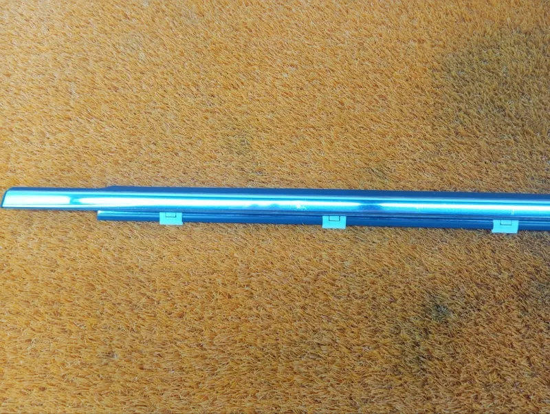 Молдинг стекла