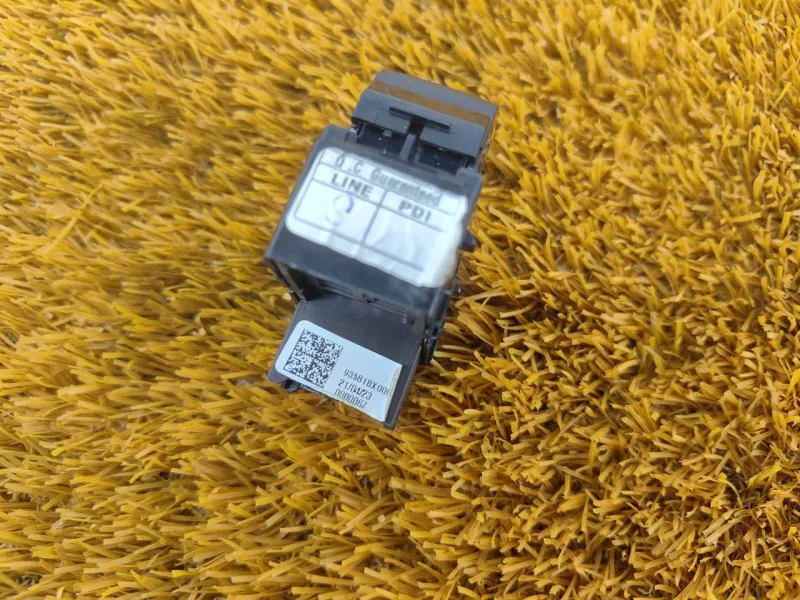 Кнопка стеклоподъемника