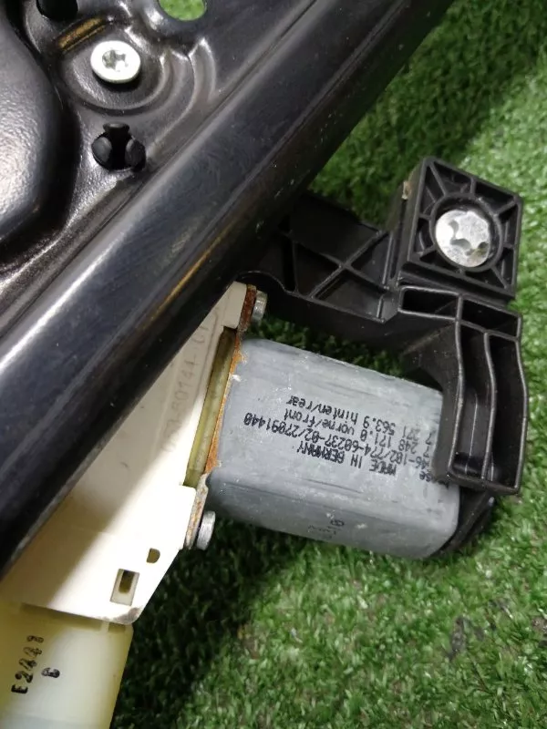 Стеклоподъемник BMW 5-Series 2011 942888100 F10, задний левый