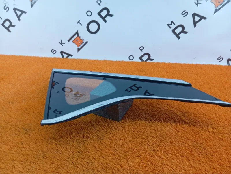 Форточка задняя