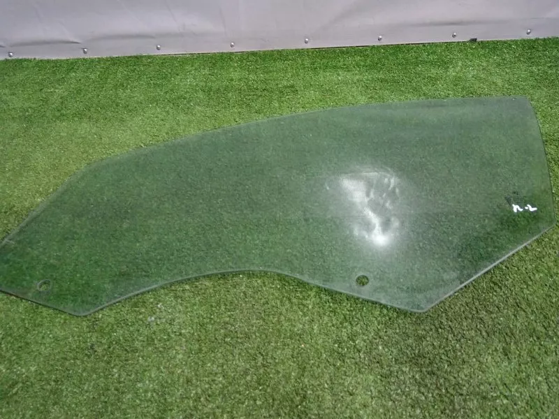 Стекло двери BMW 5-Series 2010 51337182109 F10, переднее левое