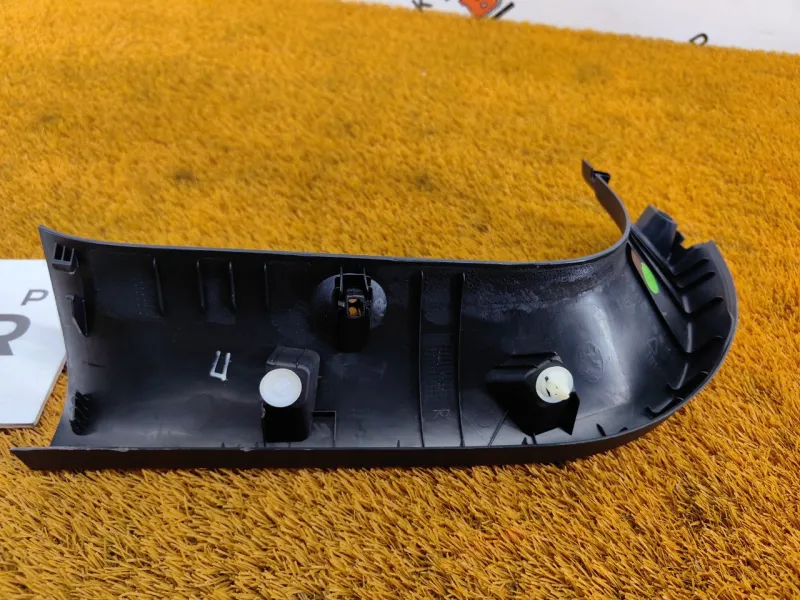 Накладка крышки багажника