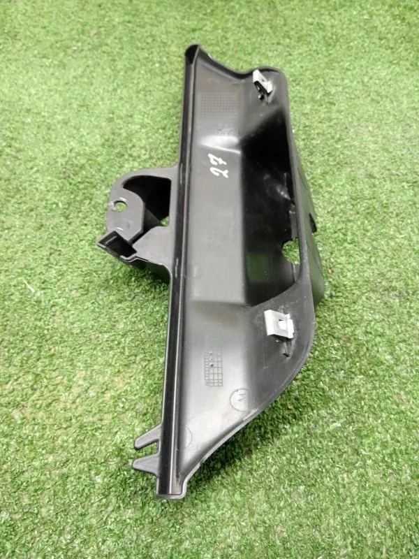 Накладка замка багажника