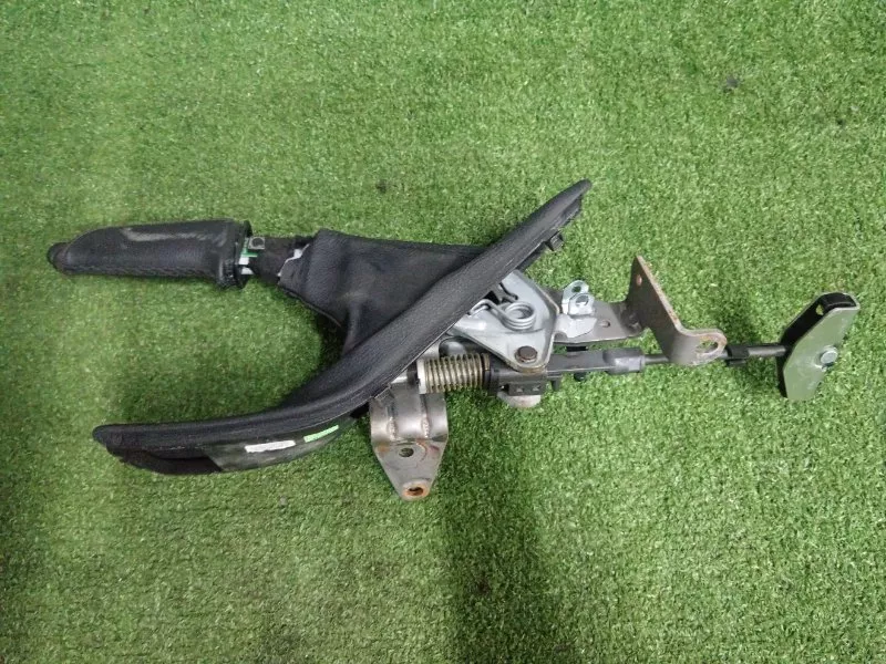 Рычаг стояночного тормоза