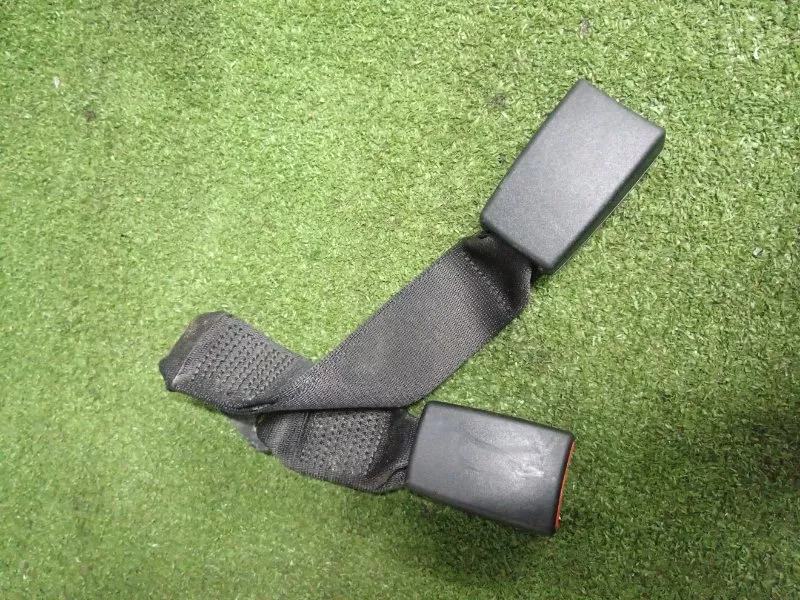 Ответная часть ремня безопасности BMW X1 2011 72117245663 E84 N47D20C 75397700, задняя правая