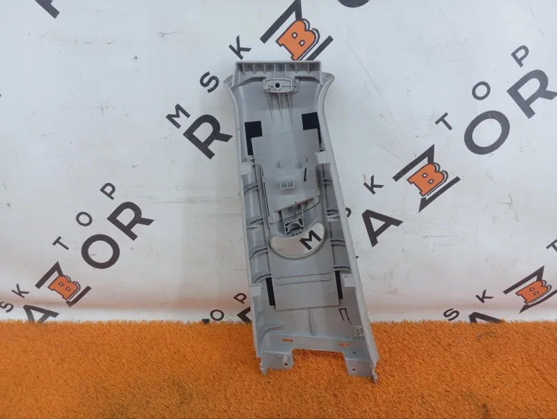 Обшивка центральной стойки