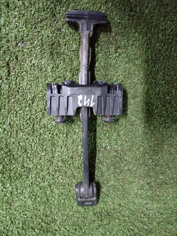 Ограничитель двери