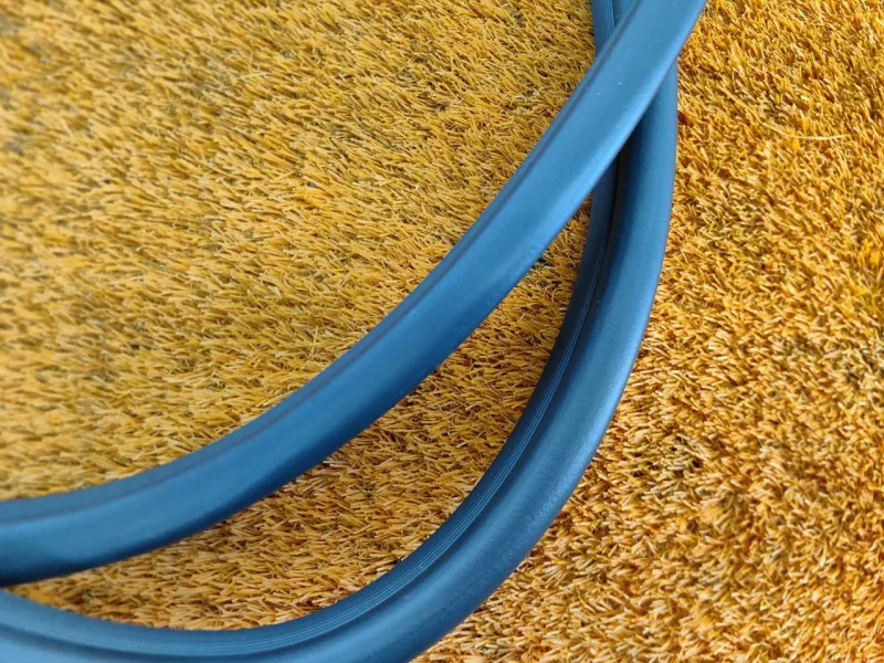 Уплотнитель проема двери