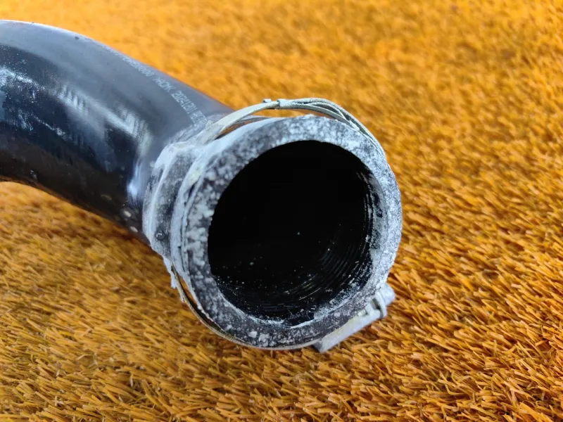 Патрубок интеркулера