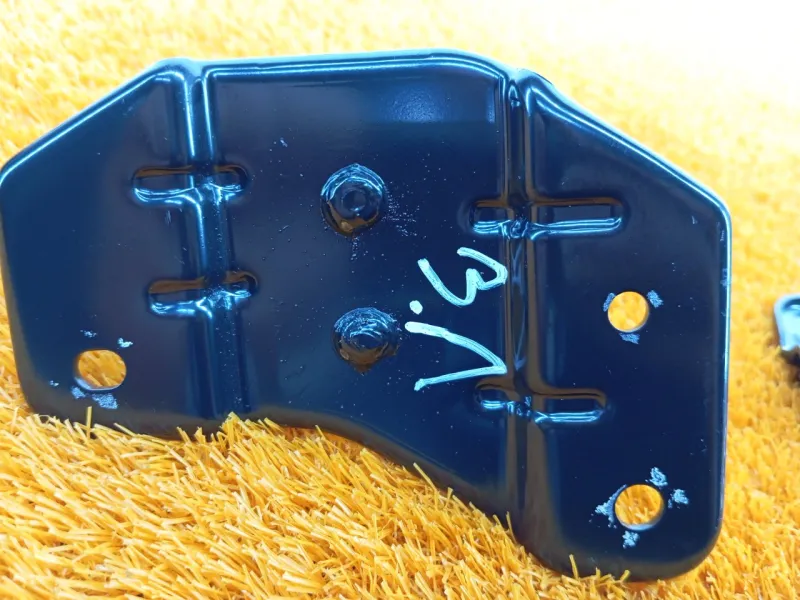 Замок спинки сиденья